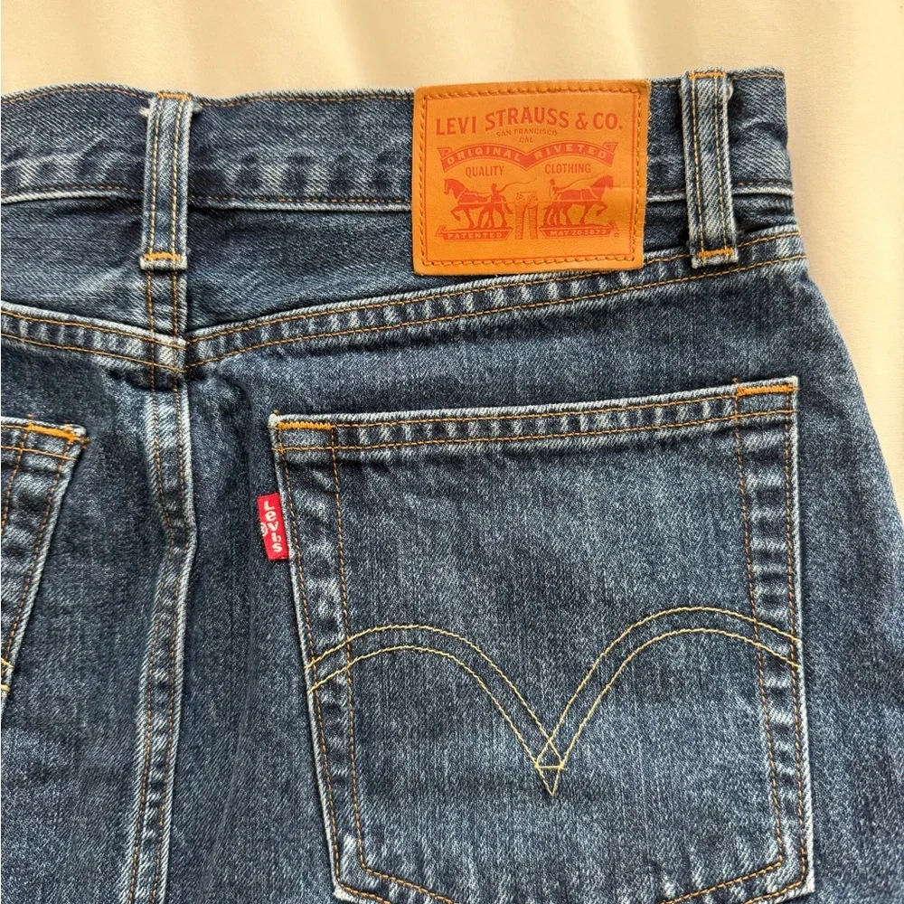 Levi’s Denim Women's Skirt - Picture 3 of 5